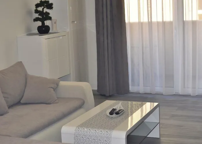 Gyorapartman-top Apartament *
